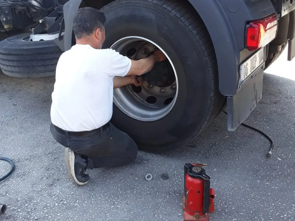 Efeler Oto Lastikçi